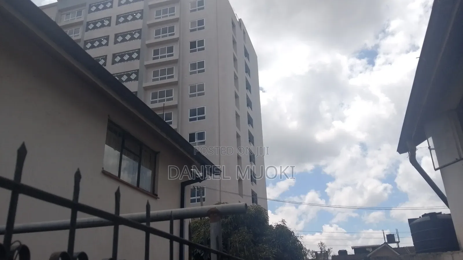 100 by 50 With 5 Bedrooms South C