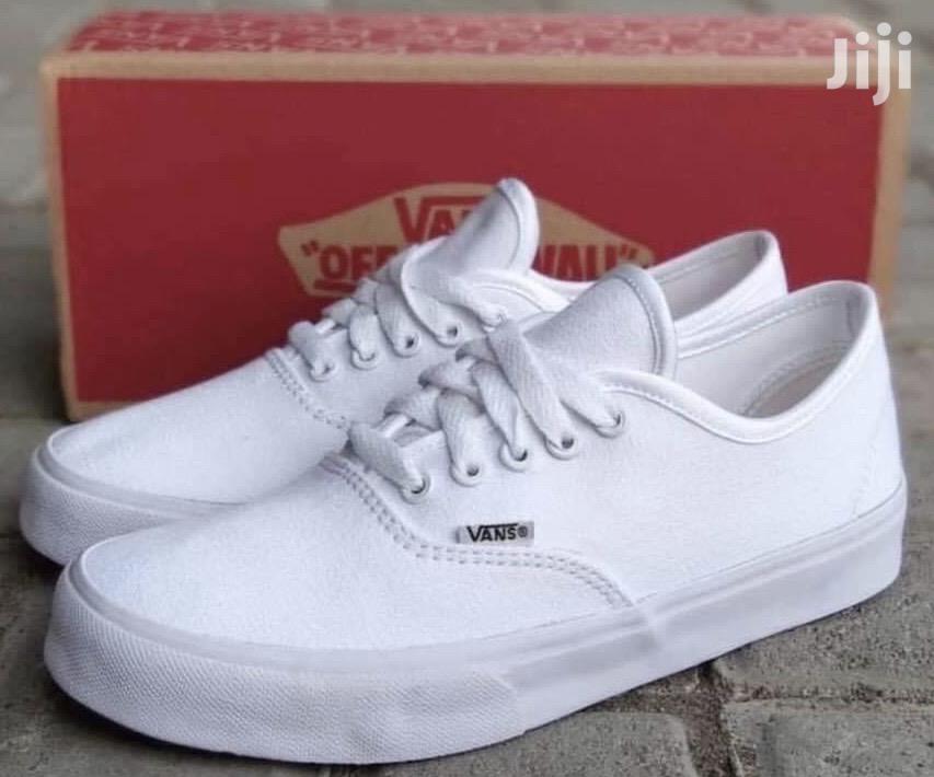 vans authentic putih