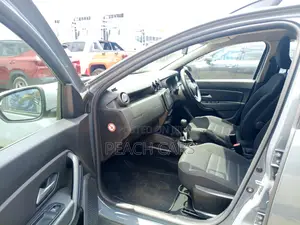 Renault Duster 2023 Gray