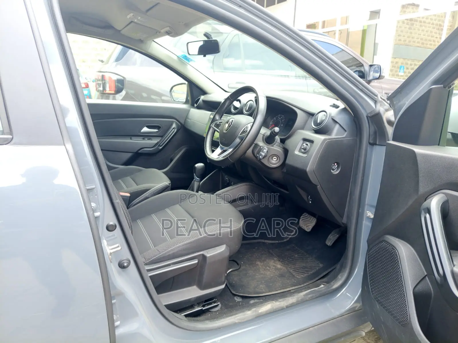 Renault Duster 2023 Gray