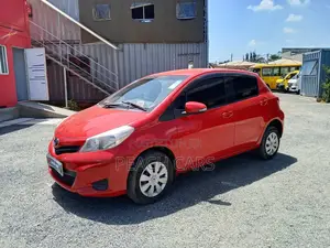 Toyota Vitz 1.0 FWD 5dr 2014 Red