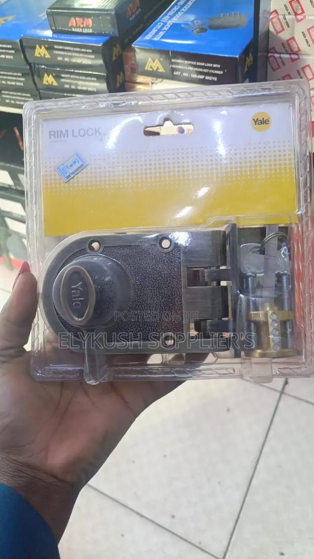 Yale Single Knob Rim Lock
