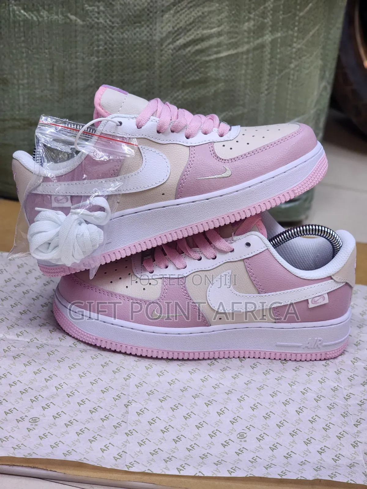 Nike Air Force 1 Low Sneakers For Ladies