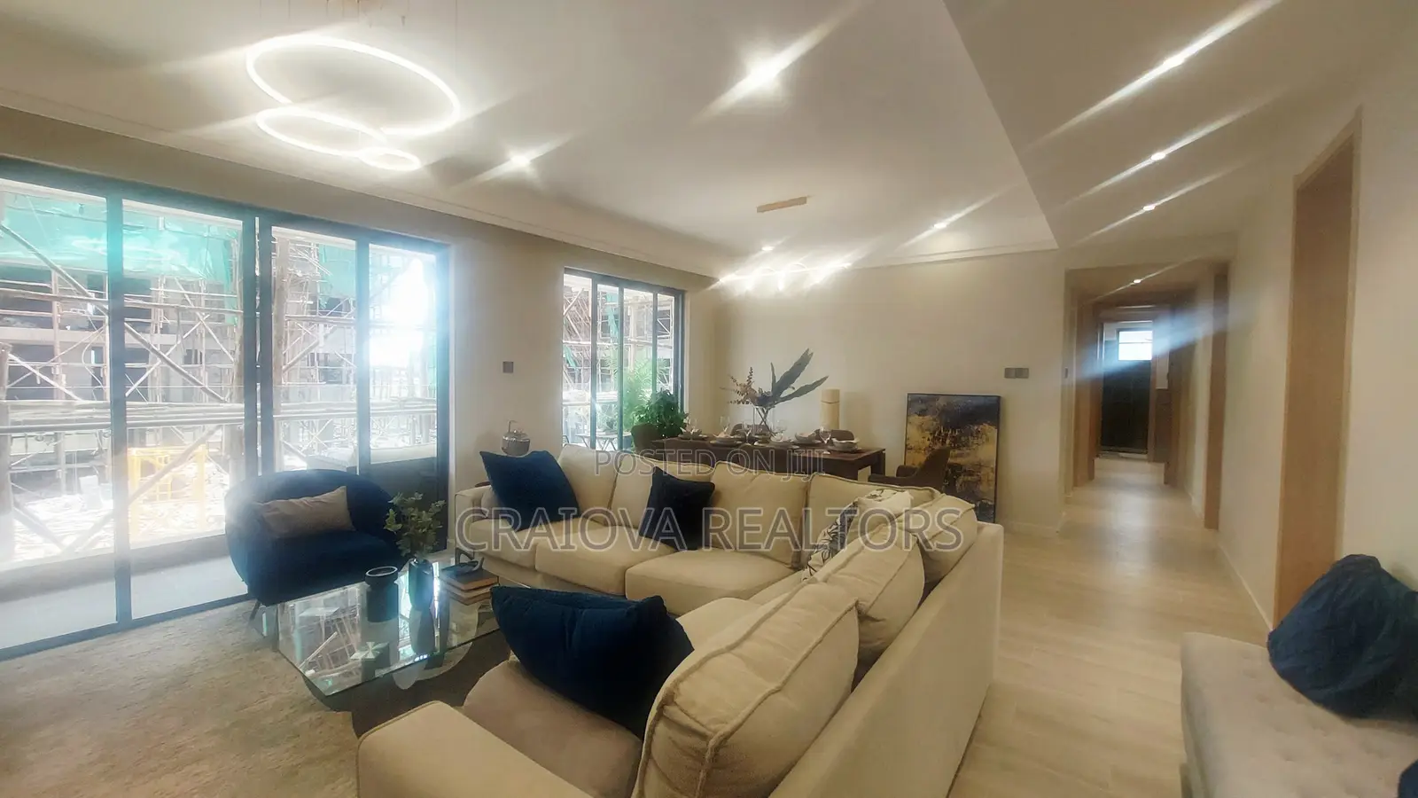 3bdrm Apartment in Gateway Mall Area for sale