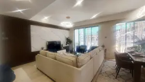 3bdrm Apartment in Gateway Mall Area for sale