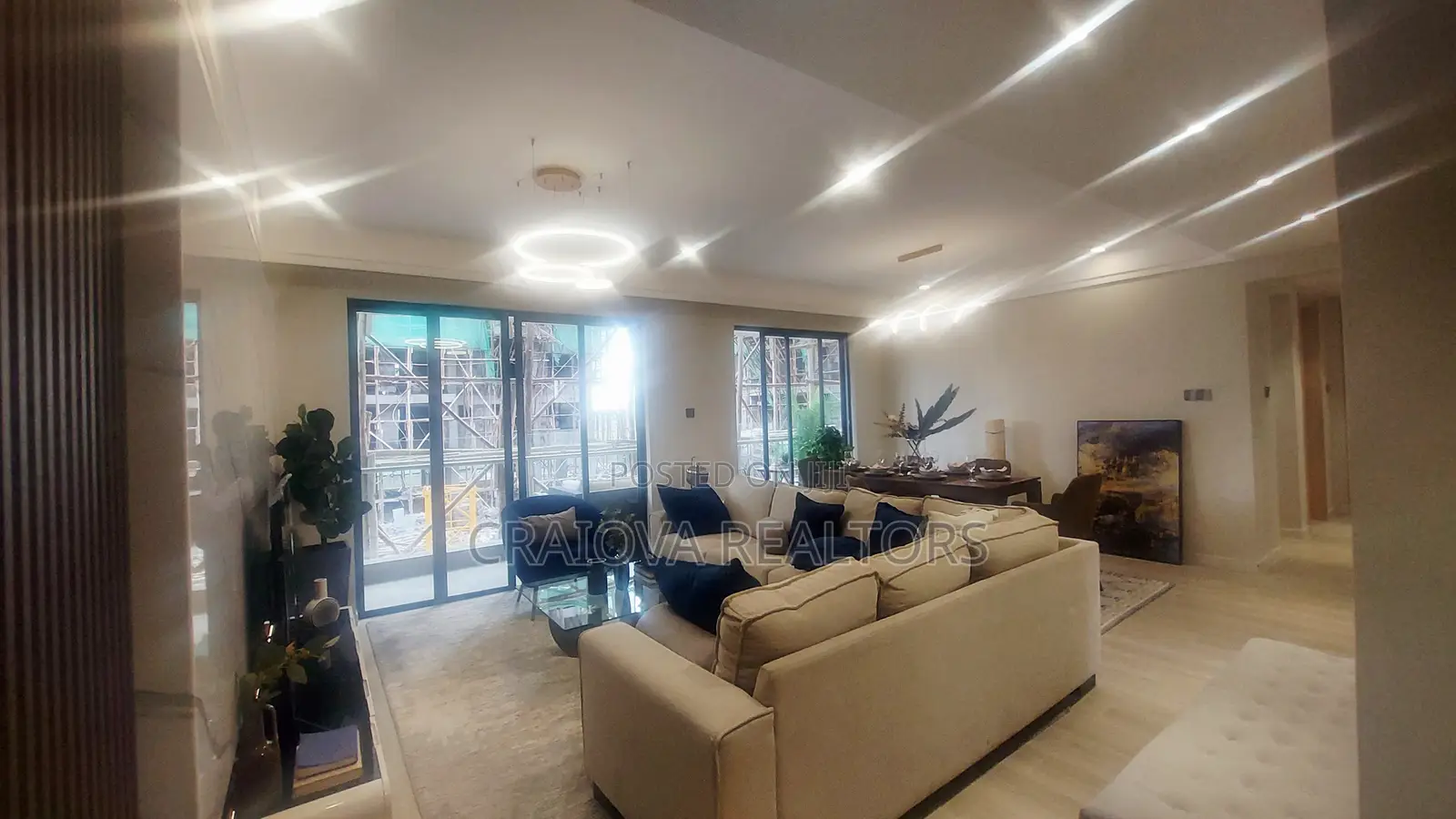 3bdrm Apartment in Gateway Mall Area for sale