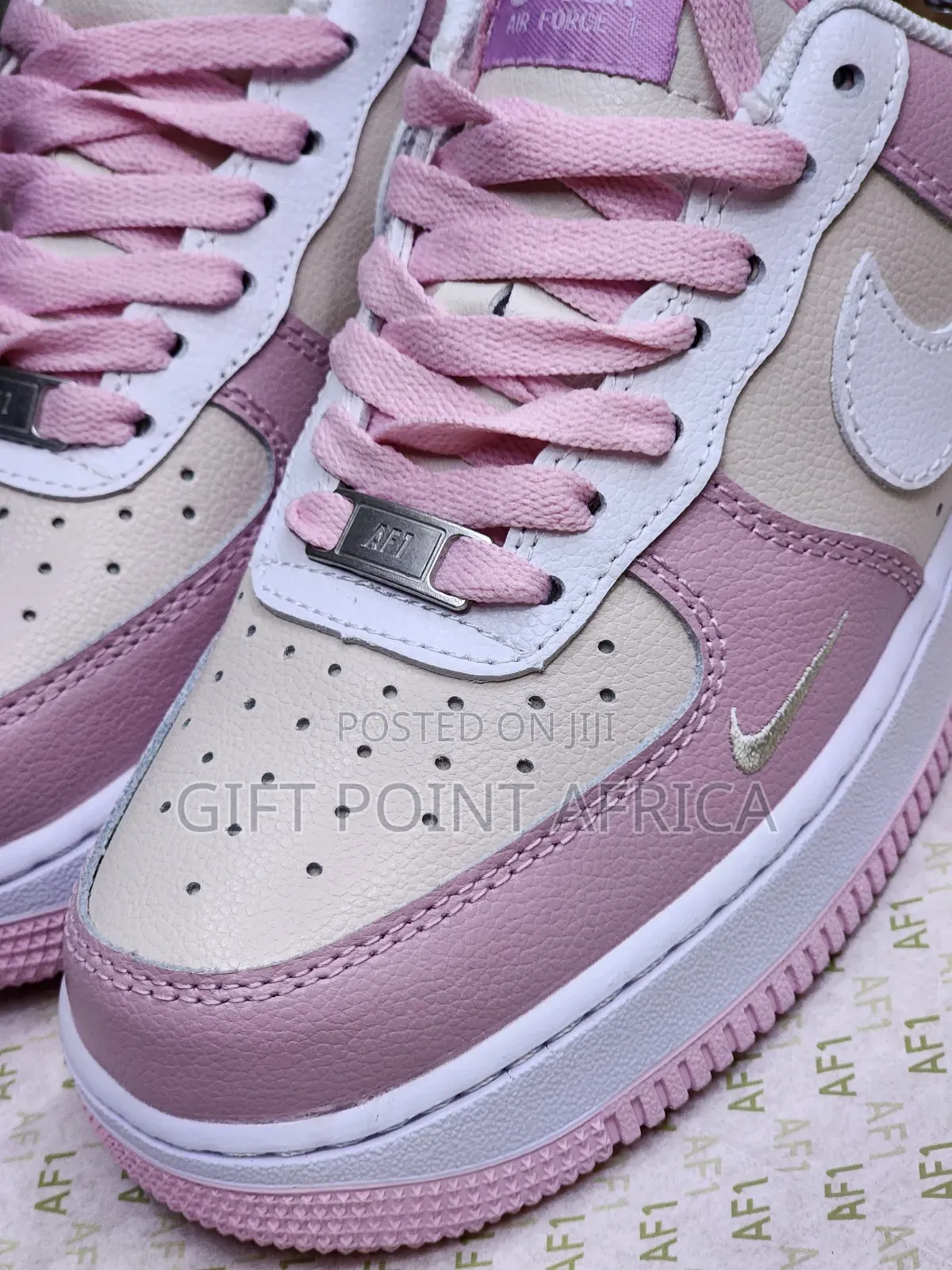 Nike Air Force 1 Low Sneakers For Ladies