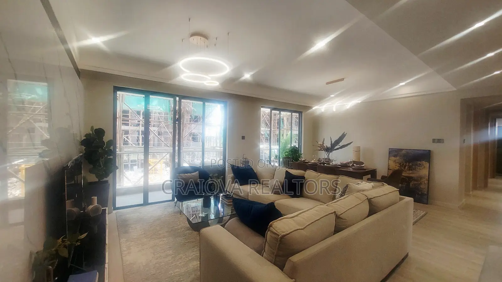 4bdrm Apartment in Gateway Mall Area for sale