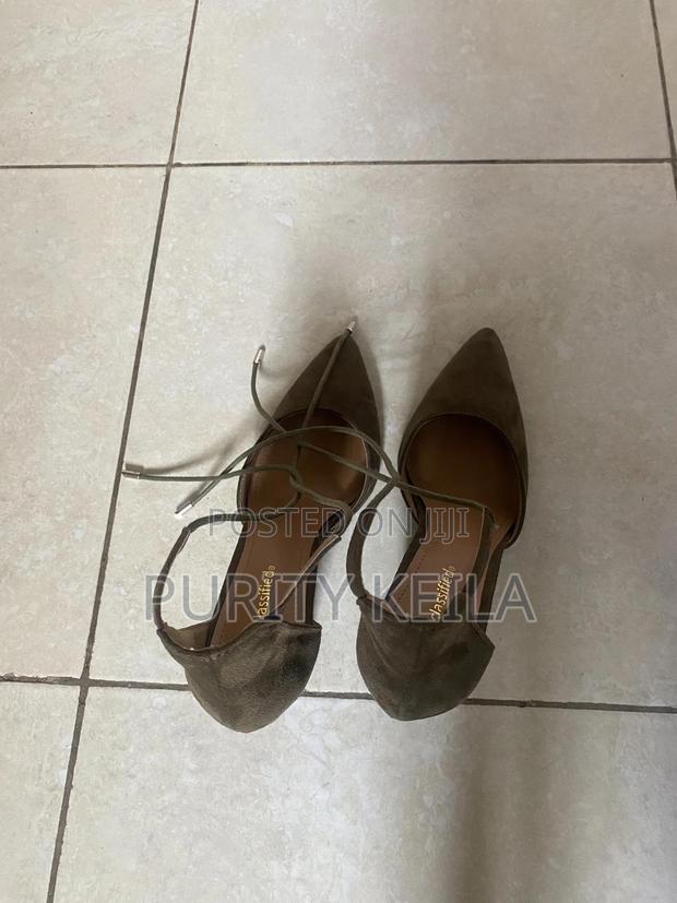 Ladies Shoes - thumbnail 2