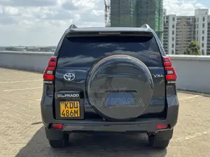 Toyota Land Cruiser 2010 Black