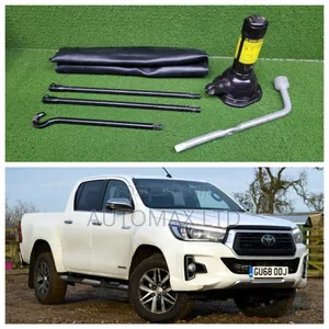 Toyota Hilux. Jack Toolkit Ex-Japan,