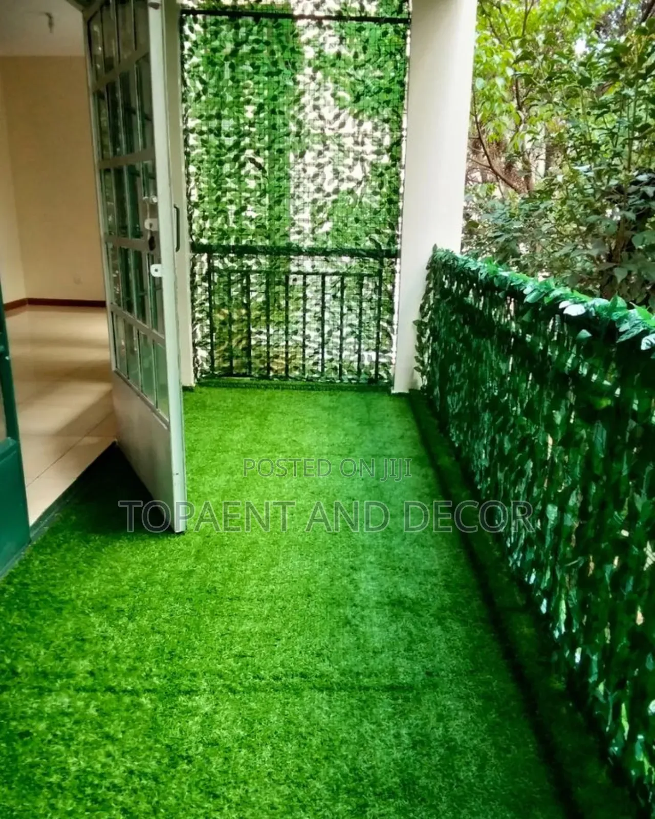 Low Maintenance Artificial Grass Carpet for Home Balcony Decoration