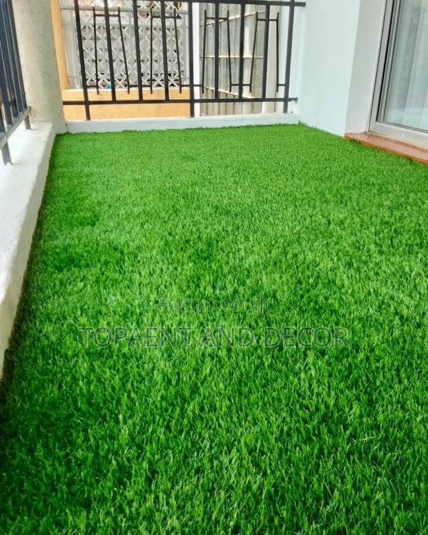 Quality Artificial Turf Fresh Green Look All Year