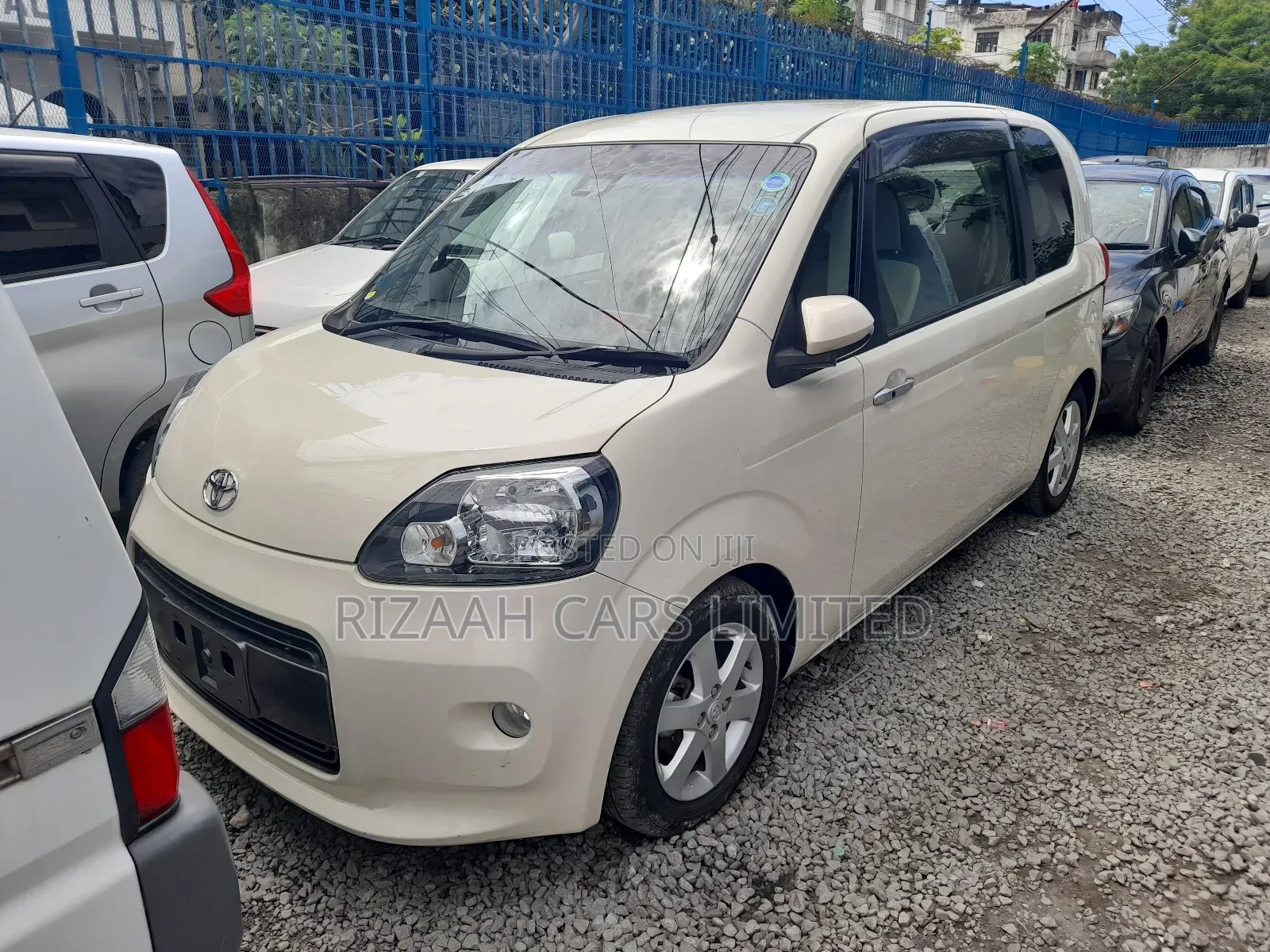 Toyota Porte 2018 Beige