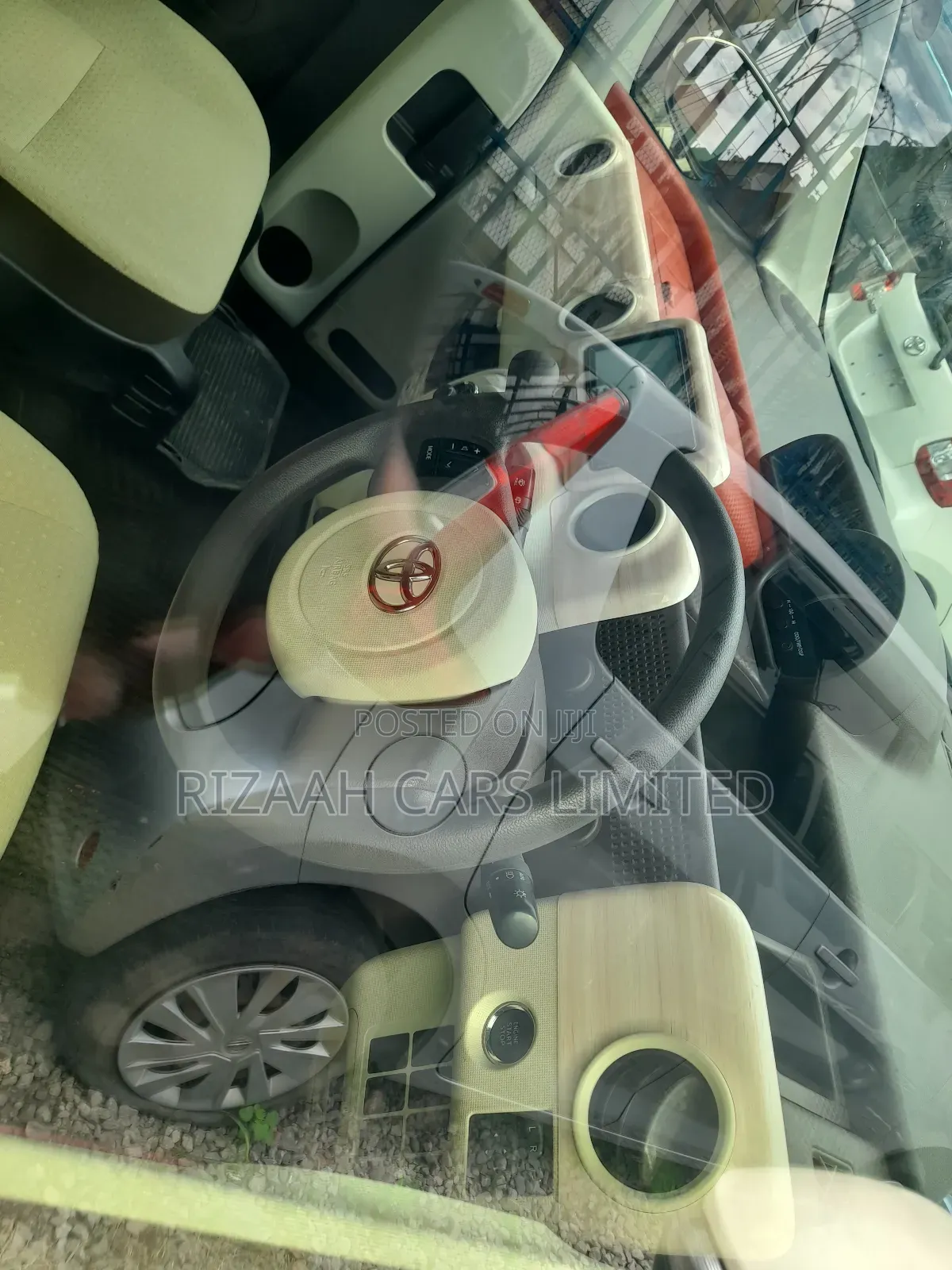 Toyota Porte 2018 Beige