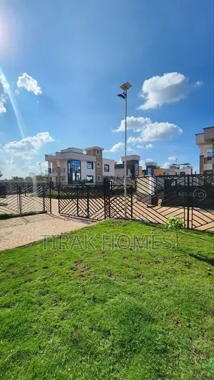 4bdrm Maisonette in 14Th Groove Lenana, Kenyatta Road / Theta for sale