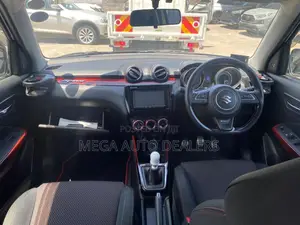 Suzuki Swift 2018 Silver