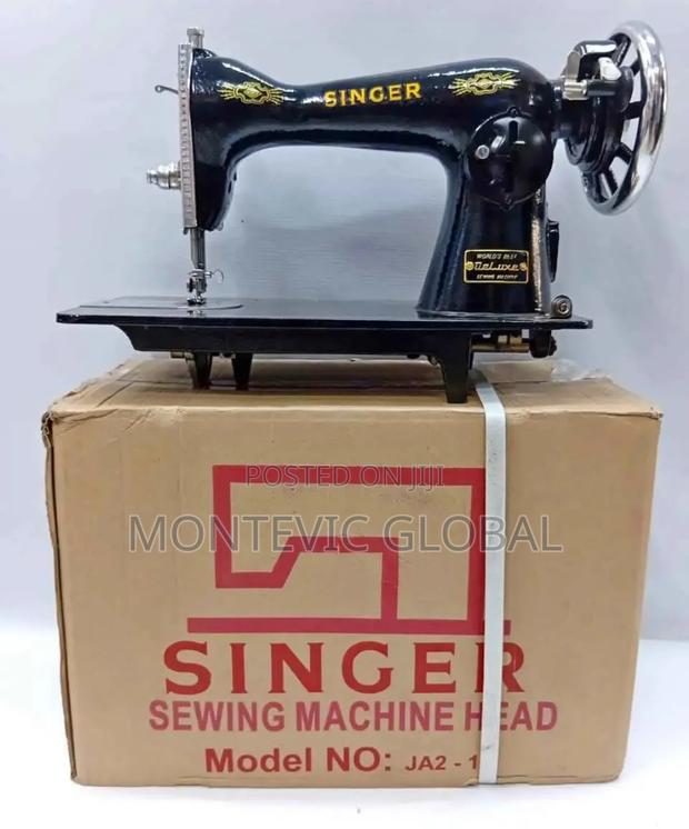 Singer Sewing Machine - main view