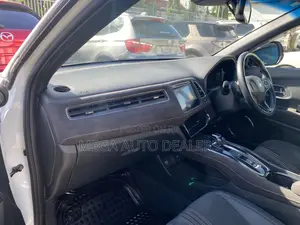 Honda Vezel 2018 White