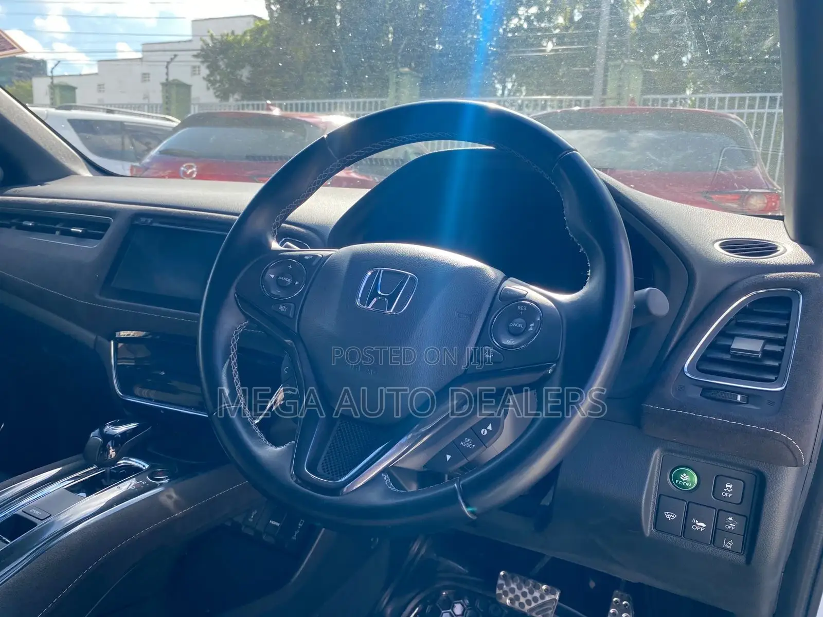 Honda Vezel 2018 White