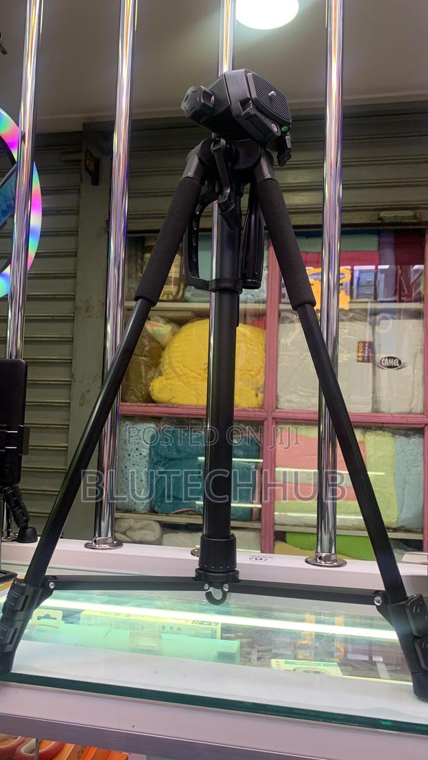 F360t Professional Tripod 1.7m With Phone Holder – 3kg Load