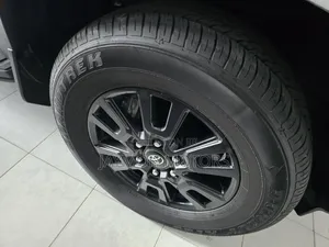 Toyota Land Cruiser Prado 2.8 2025 White
