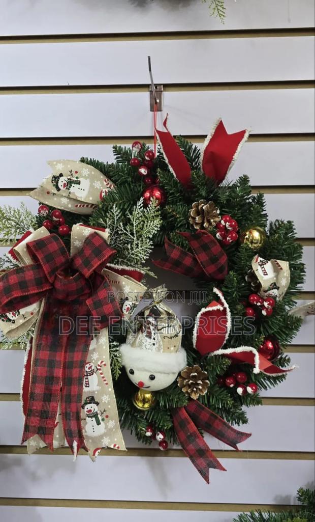 Christmas Wreaths With Decor - main view