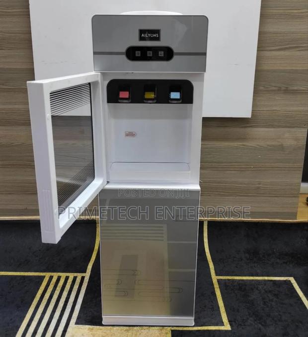 Nunix Three Taps Hot, Normal and Cold Dispenser - main view