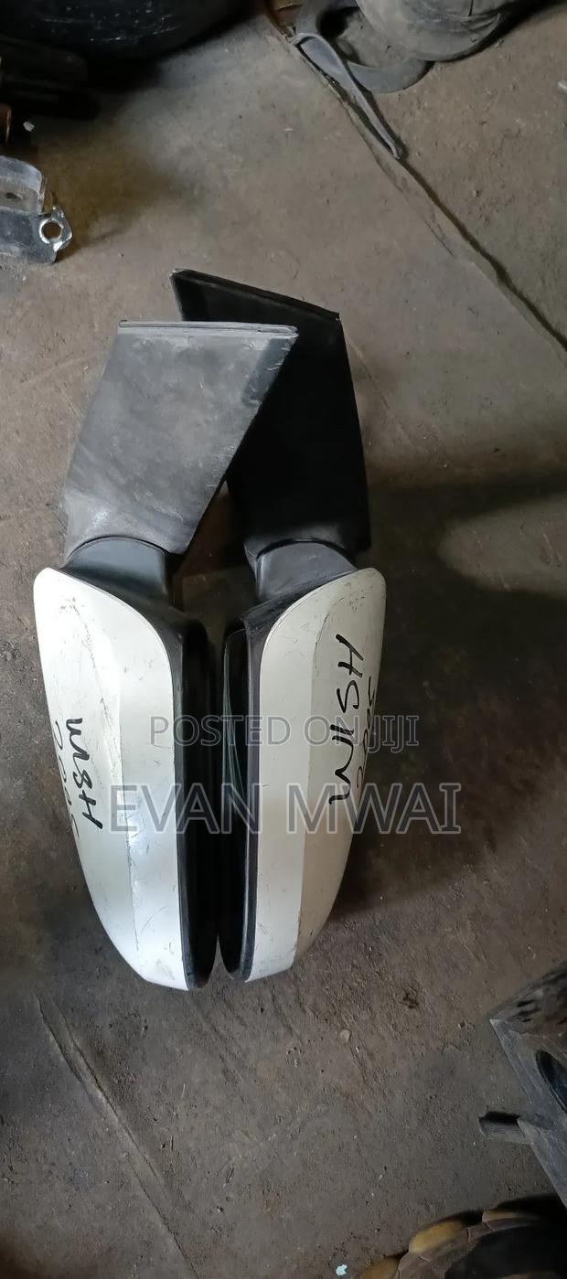 Toyota Wish Old Model 2005 - thumbnail 2