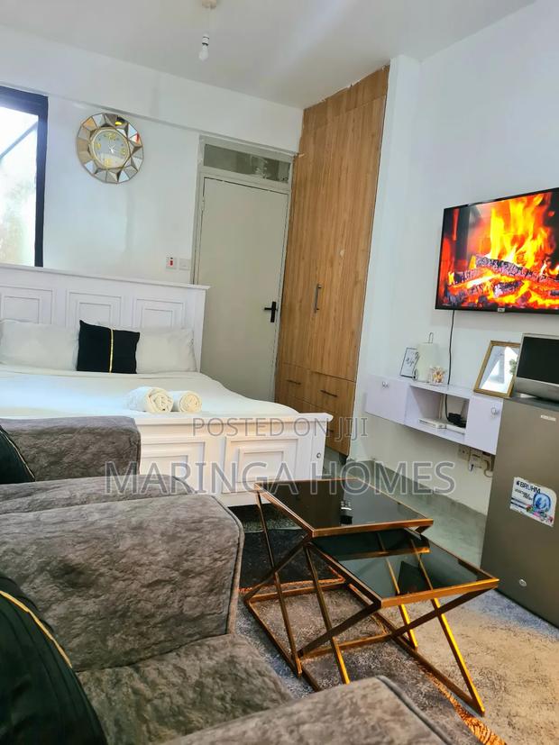 Affordable Studio Airbnb Near TRM – Free Wi-Fi Parking