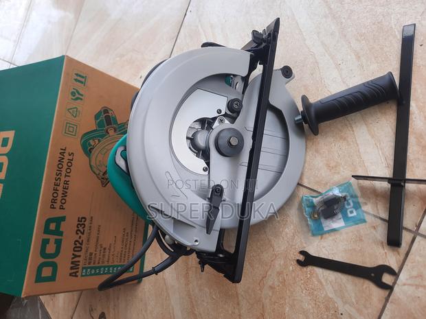 9 Inch Electric Circular Saw 2000w. Dca Amy02-235