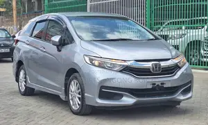 Honda Fit Shuttle 2018 Silver