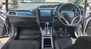Honda Fit Shuttle 2018 Silver