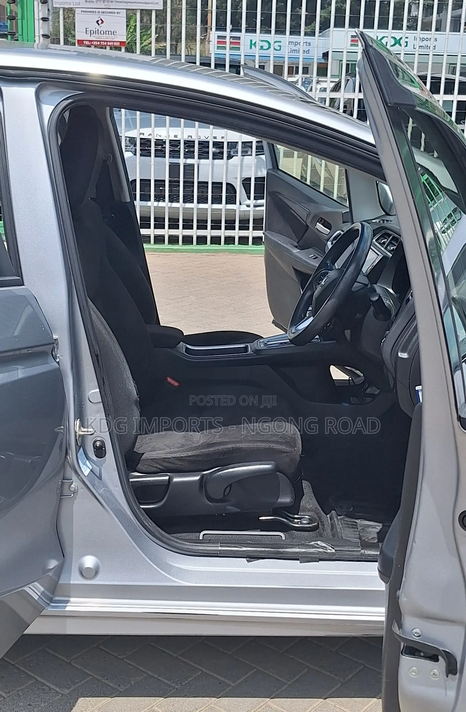 Honda Fit Shuttle 2018 Silver