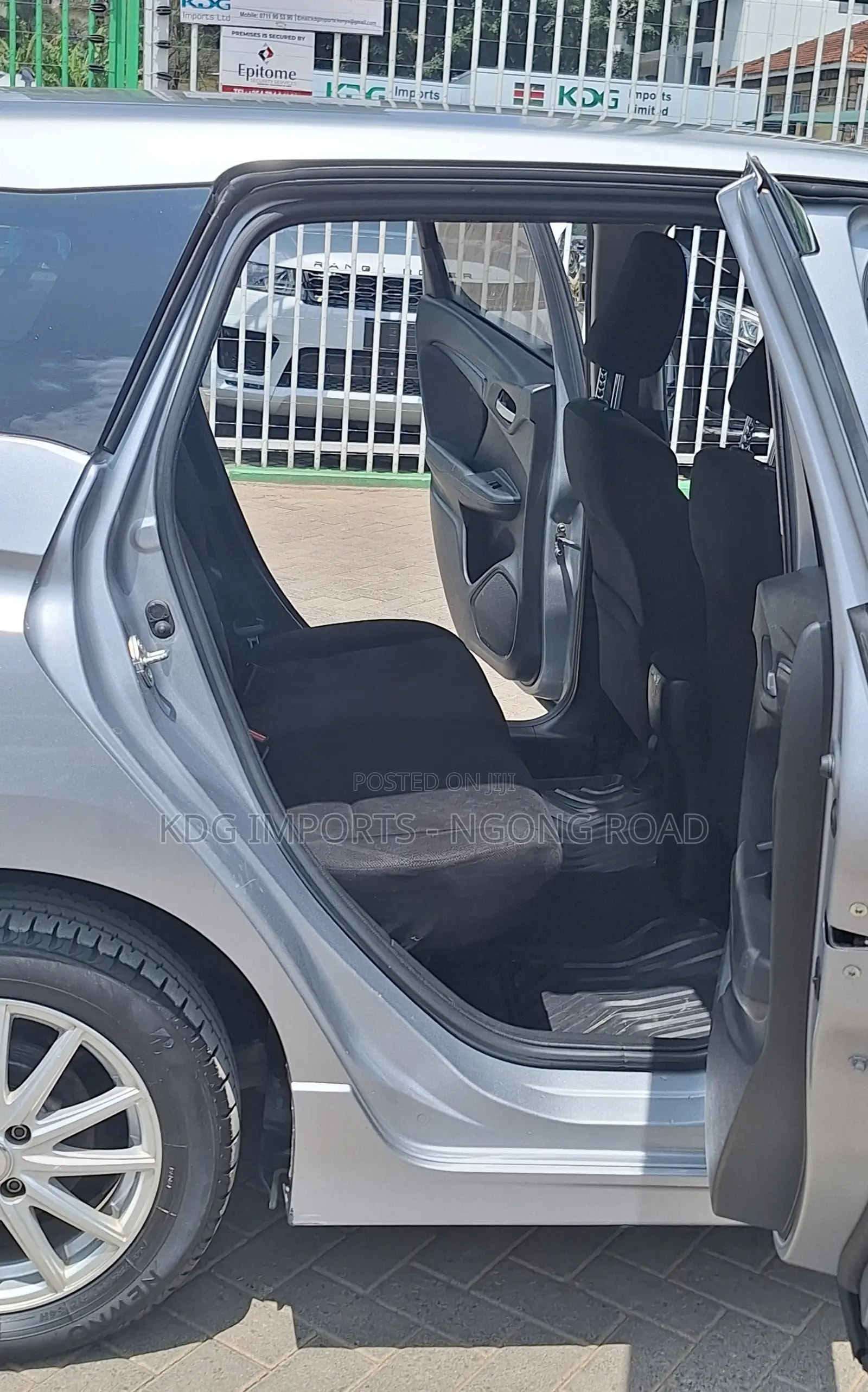 Honda Fit Shuttle 2018 Silver