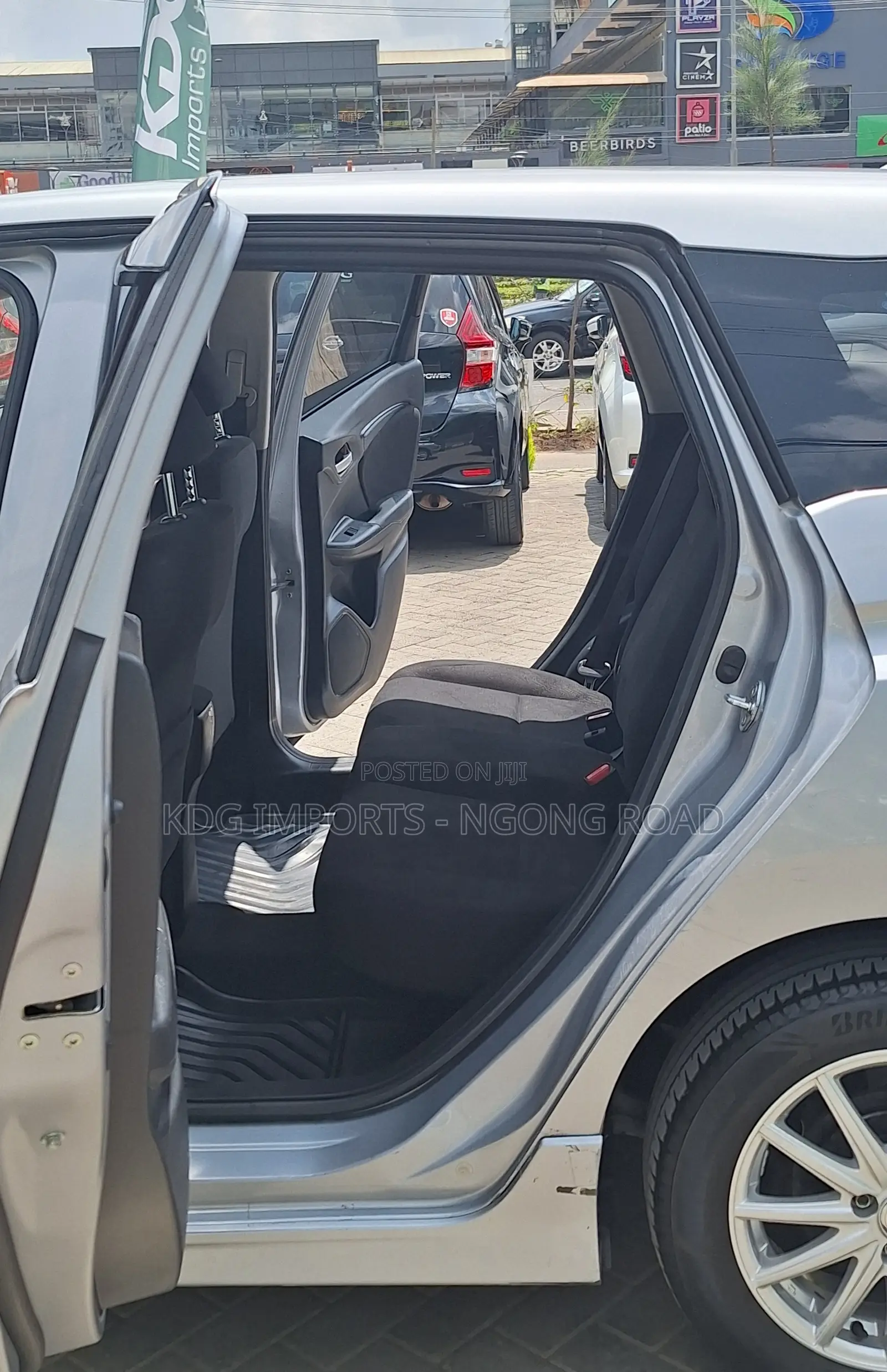 Honda Fit Shuttle 2018 Silver