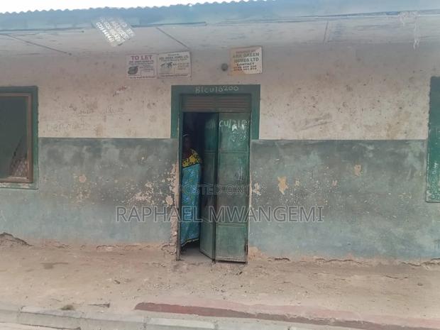 8bdrm House in Changamwe for sale