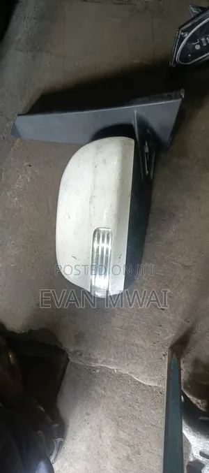 Toyota Ractis 2008 Right Side Only