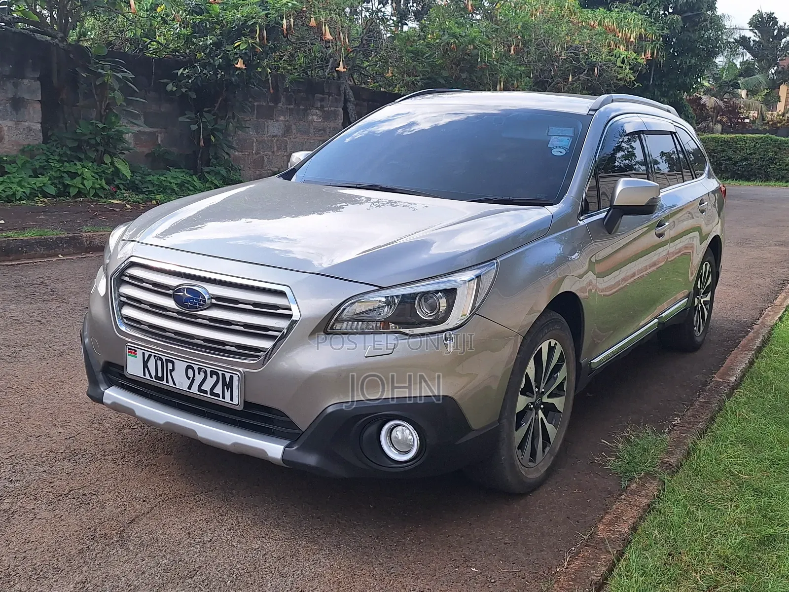 Subaru Outback 2.5i Premium AWD 2017 Gold