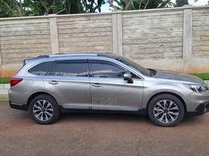 Subaru Outback 2.5i Premium AWD 2017 Gold