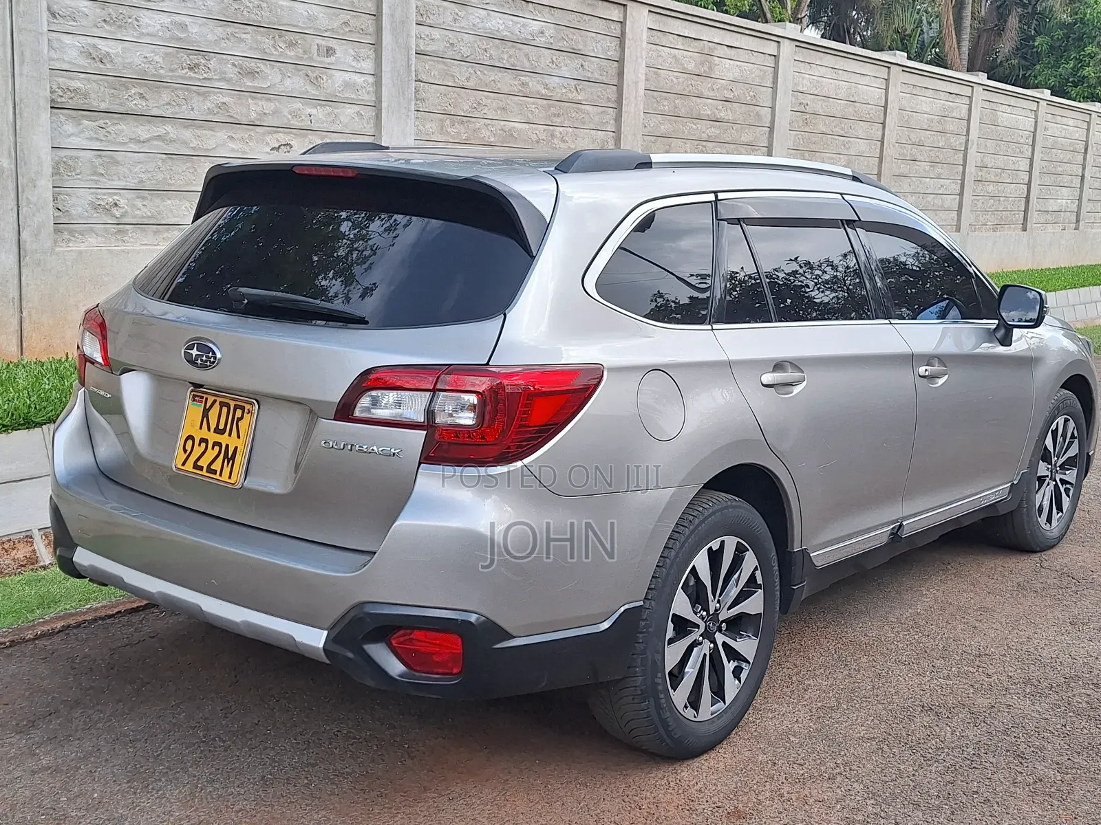 Subaru Outback 2.5i Premium AWD 2017 Gold