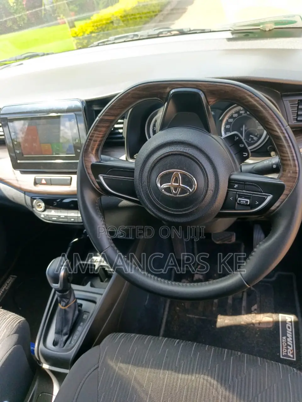 Toyota Rumion 1.5 FWD 2022 Maroon