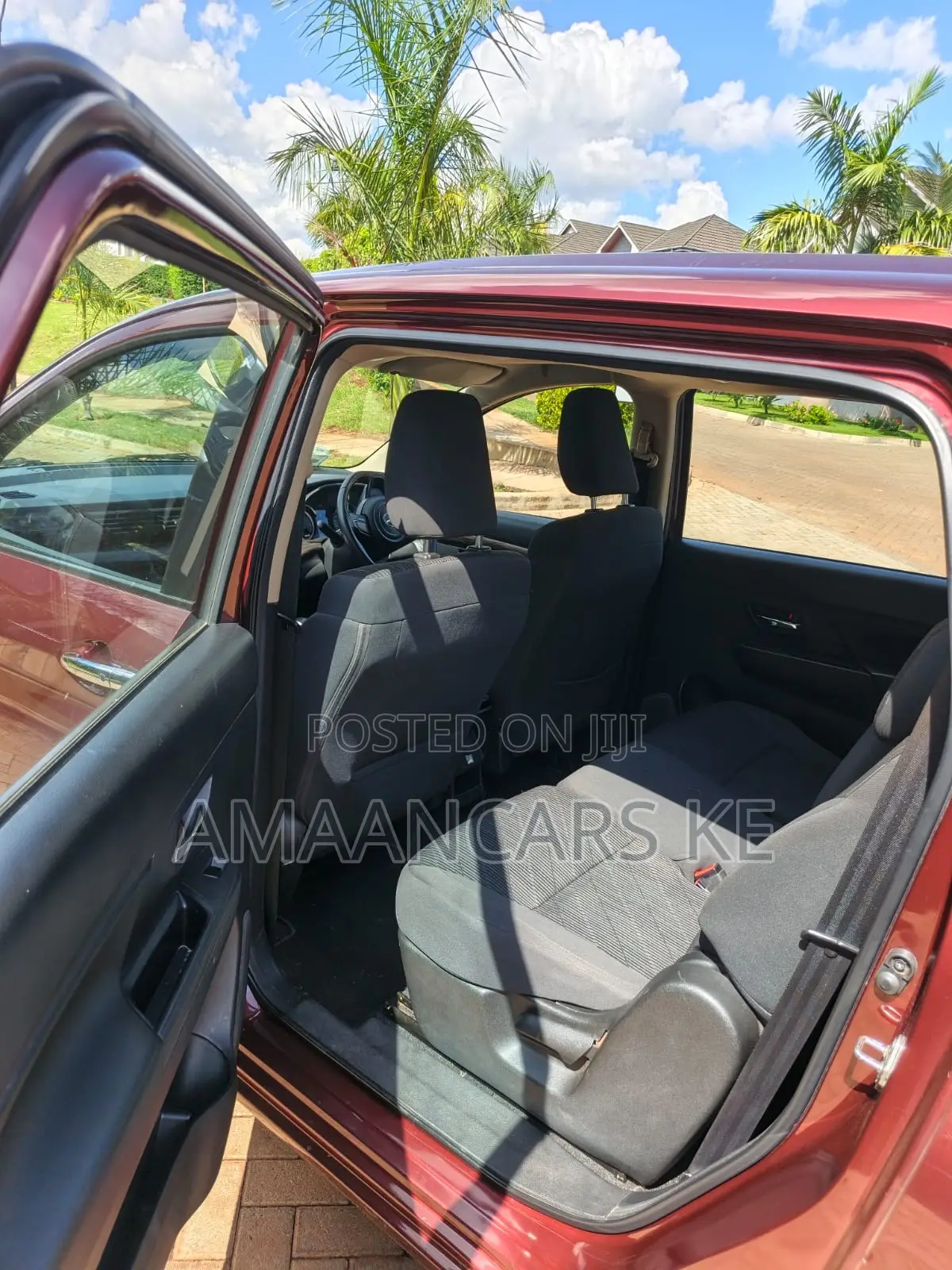 Toyota Rumion 1.5 FWD 2022 Maroon