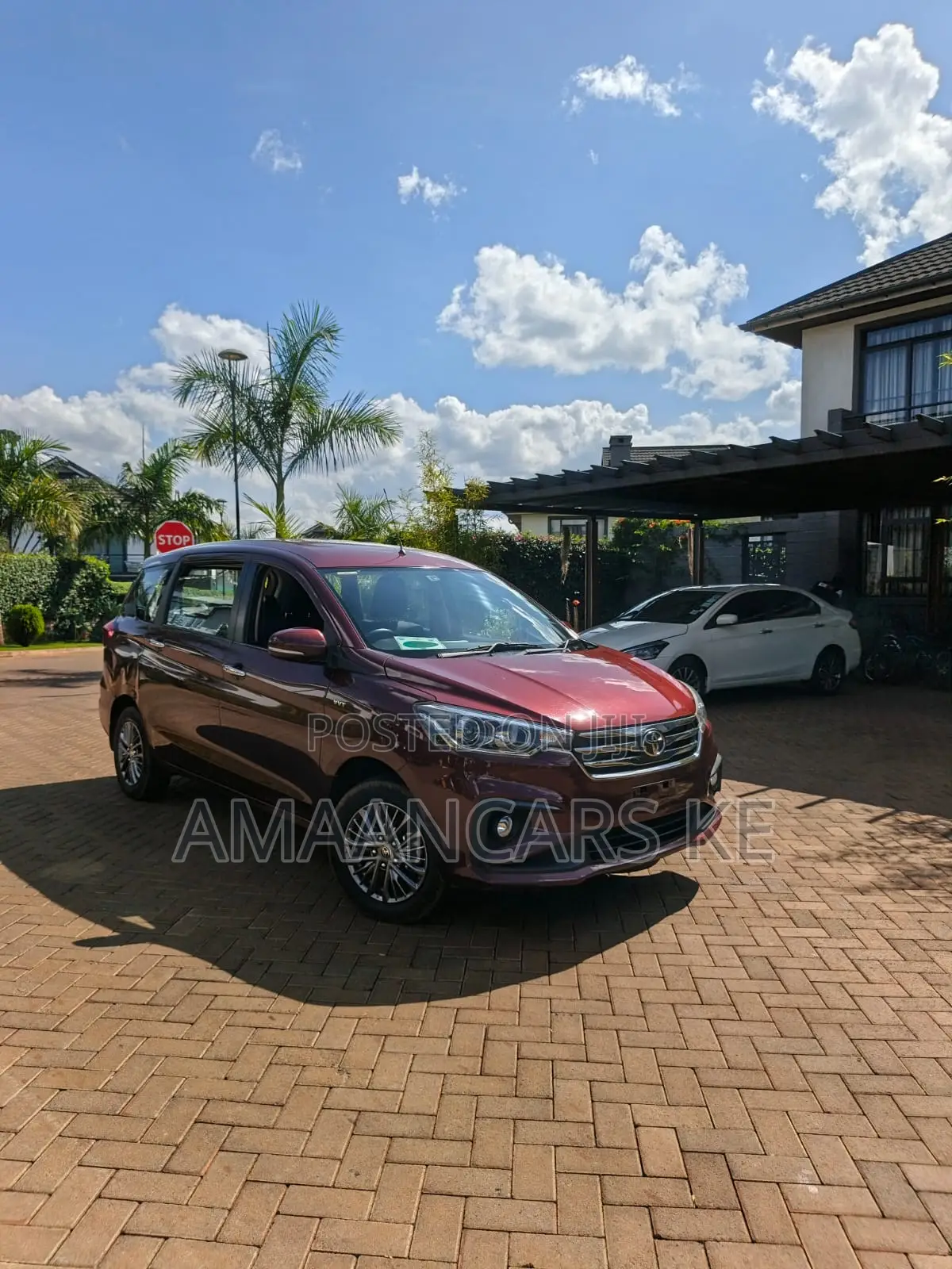 Toyota Rumion 1.5 FWD 2022 Maroon