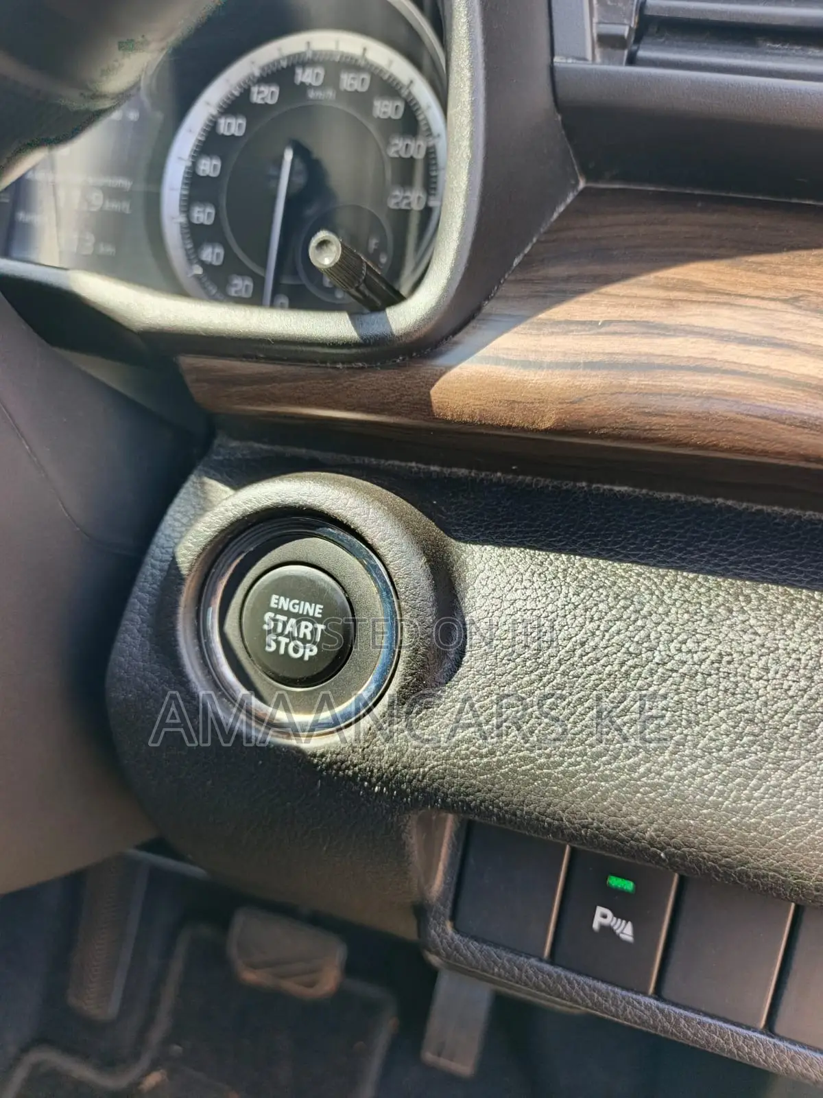 Toyota Rumion 1.5 FWD 2022 Maroon