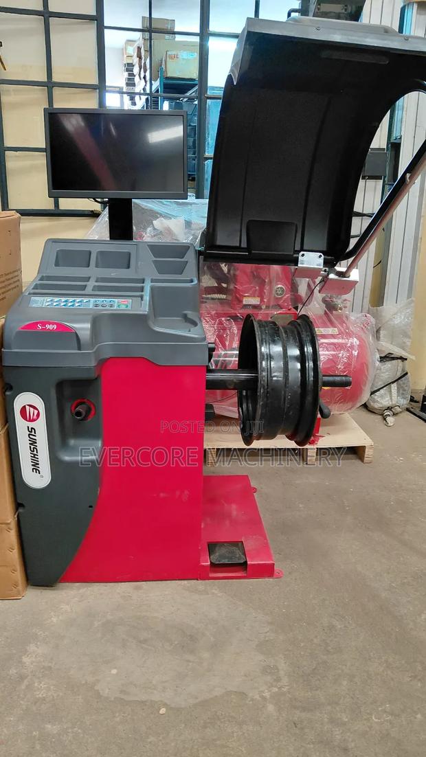 Commercial Tyre/Wheel Balancing Machines Single Phase. - thumbnail 3