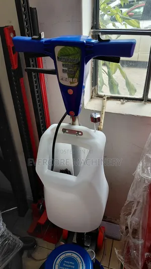 Heavy Duty Floor/Carpet Scrubbing Machine With Brushes.