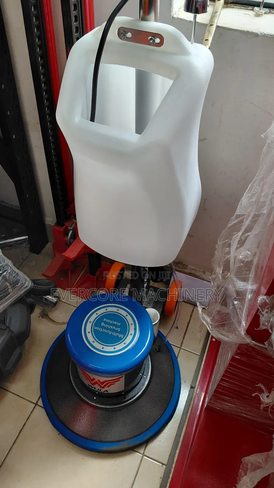 Heavy Duty Floor/Carpet Scrubbing Machine With Brushes.