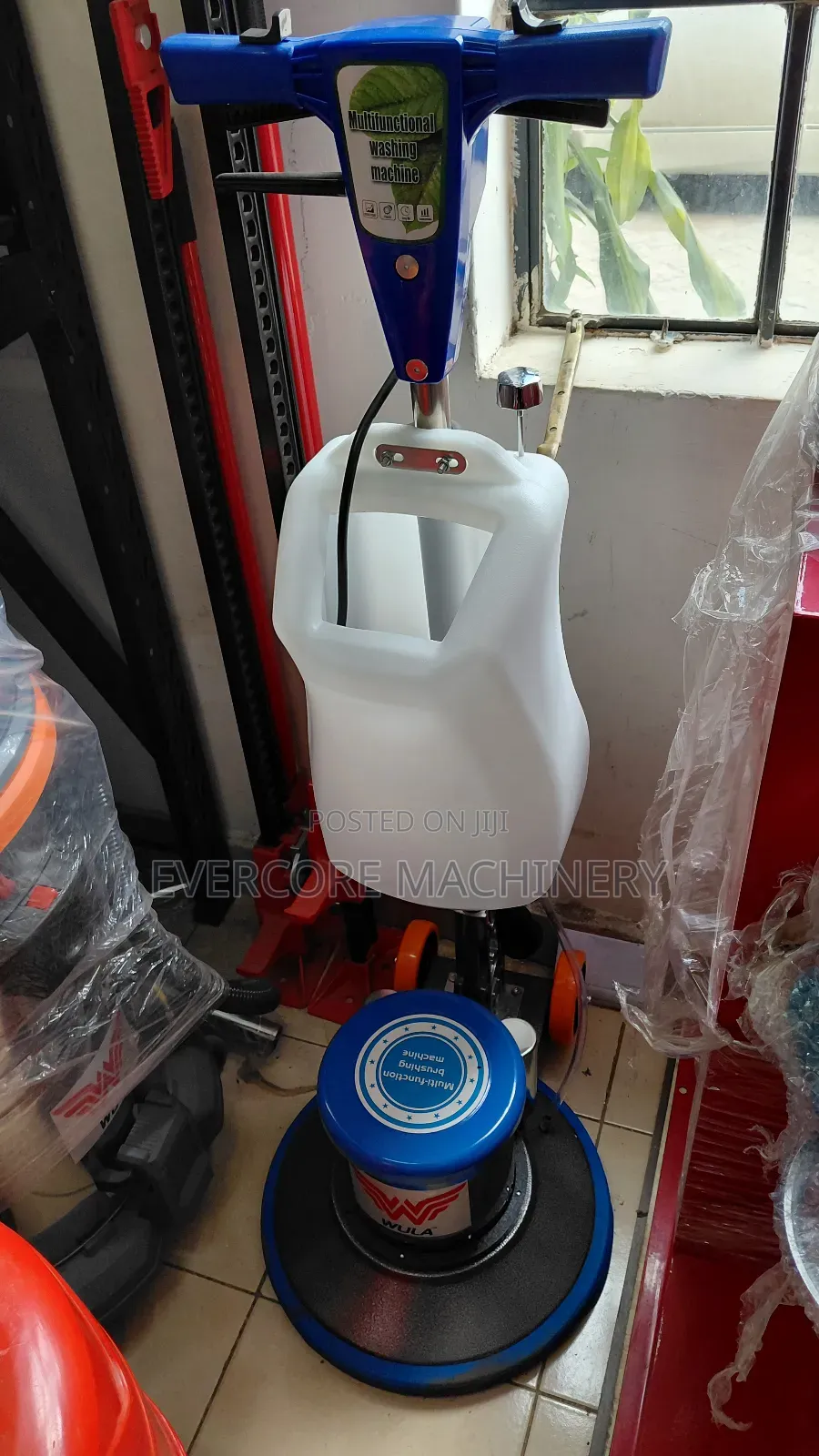 Heavy Duty Floor/Carpet Scrubbing Machine With Brushes.