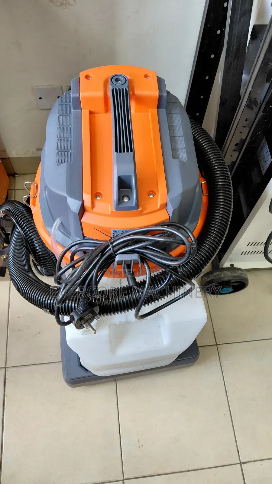 Heavy Duty 35litres Wet and Dry Carpet Cleaner Machine.